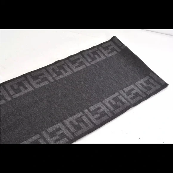Authentic Fendi scarf Woolen Scarf - Picture 5 of 12